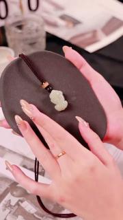 和田玉吊坠男女款招财纳福貔貅项链无事牌情人节